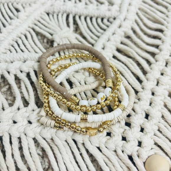 MAMA Shell Bracelet Stack - Picture 2 of 3